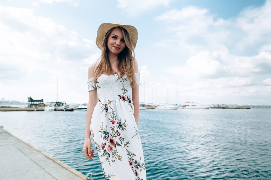 blonde-stylish-woman-pier-summer.jpg