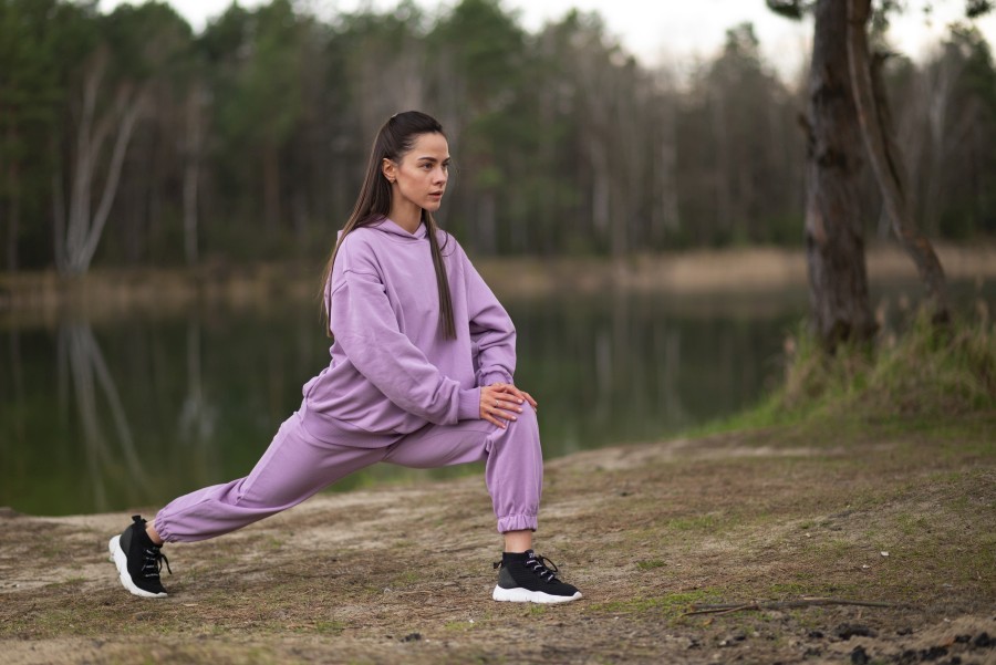 full-shot-woman-training-outdoors.jpg