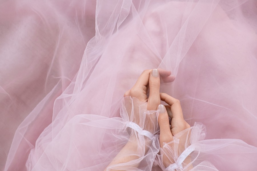 hands-pink-elegant-dress-pose.jpg